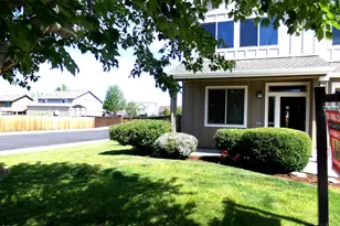 2885 SW Juniper Ave, Redmond, OR 97756 - Photo 2