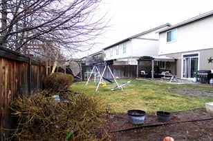 2885 SW Juniper Ave, Redmond, OR 97756 - Photo 8