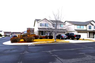 2885 SW Juniper Ave, Redmond, OR 97756 - Photo 1