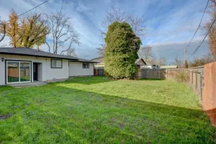 209 Chestnut St, Medford, OR 97501 - Photo 26
