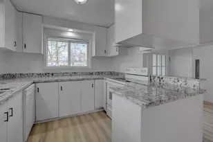 209 Chestnut St, Medford, OR 97501 - Photo 10