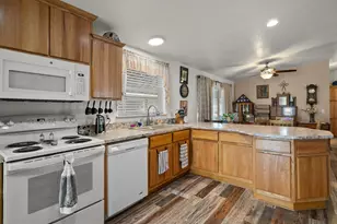 10 E South Stage Rd, Medford, OR 97501 - Photo 6