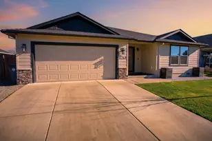 8268 29th St, White City, OR 97503 - Photo 2