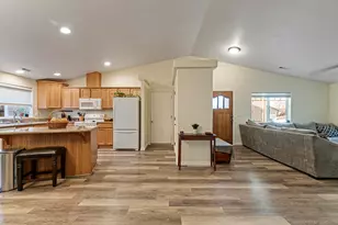 7890 27th St, White City, OR 97503 - Photo 10