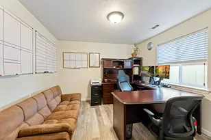 7890 27th St, White City, OR 97503 - Photo 18