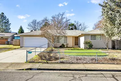 4055 Crestwood Circle, Central Point, OR 97502 - Photo 1