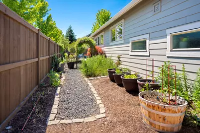 3680 SW Badger Court, Redmond, OR 97756 - Photo 38