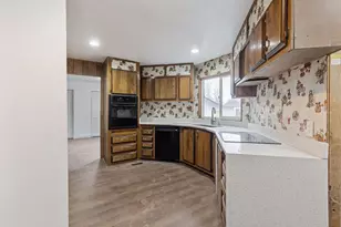 210 Sycamore Dr, Grants Pass, OR 97526 - Photo 12