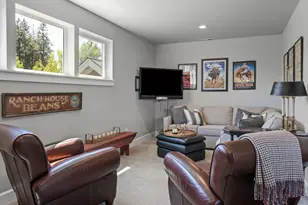 936 E Black Butte Ave, Sisters, OR 97759 - Photo 24