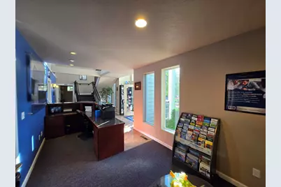 856 NE 7th Street, Grants Pass, OR 97526 - Photo 14