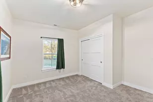 1645 NW Williamsburg Dr, Grants Pass, OR 97526 - Photo 28