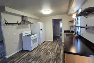 1320 Summers Ln, Klamath Falls, OR 97603 - Photo 10