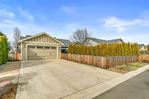 545 Bridge Creek Dr, Central Point, OR 97502 - Photo 38