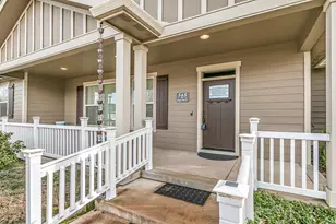 545 Bridge Creek Dr, Central Point, OR 97502 - Photo 2