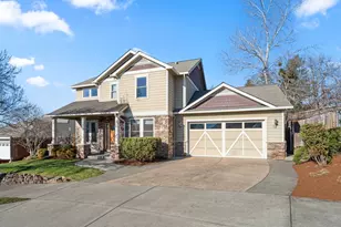 78 Greenmoor Dr, Eagle Point, OR 97524 - Photo 2