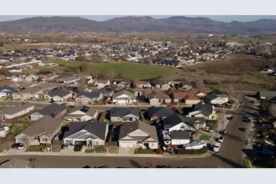 110 Linton Way, Eagle Point, OR 97524 - Photo 38