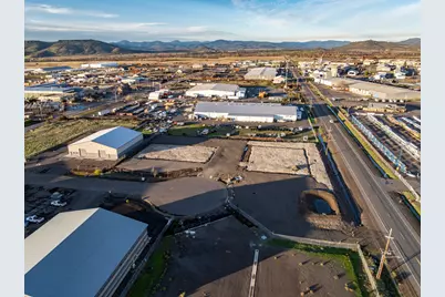 1921 Bobcat Way, White City, OR 97503 - Photo 6