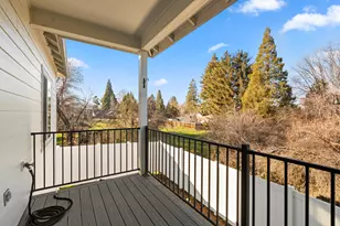 672 Nobility Dr, Medford, OR 97501 - Photo 24