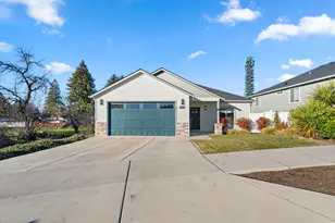 672 Nobility Dr, Medford, OR 97501 - Photo 4