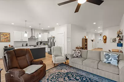 672 Nobility Drive, Medford, OR 97501 - Photo 6