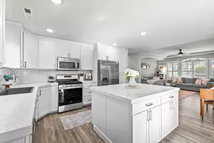 981 Garden Springs Cir, Medford, OR 97504 - Photo 12