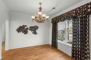 610 Sutton Pl, Ashland, OR 97520 - Photo 6