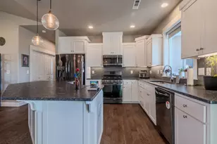 1130 Stanford Ave, Medford, OR 97504 - Photo 26