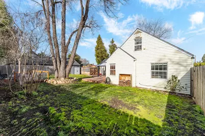 1288 S Columbus Avenue, Medford, OR 97501 - Photo 6