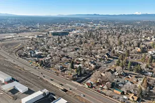 15 NW Franklin Ave, Bend, OR 97703 - Photo 46