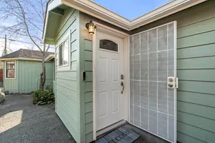 719 SW I St, Grants Pass, OR 97526 - Photo 22