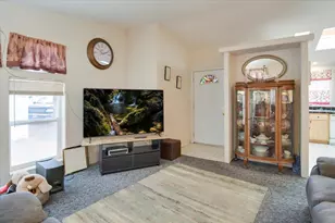 2550 SW Yarrow Creek Dr, Redmond, OR 97756 - Photo 4