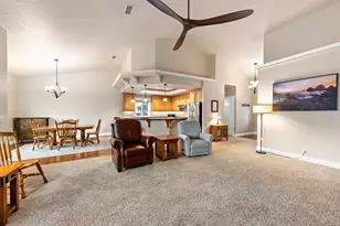2084 SW Frd St, Grants Pass, OR 97526 - Photo 8