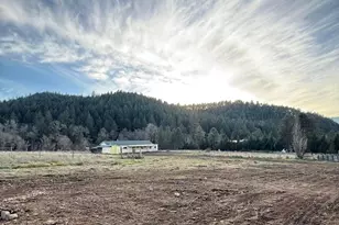 1065 Panther Gulch Rd, Williams, OR 97544 - Photo 2