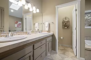 20275 Rogers Rd, Bend, OR 97703 - Photo 18