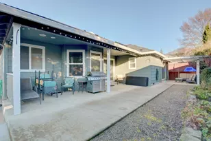 3340 Henderson Wy, Medford, OR 97504 - Photo 6