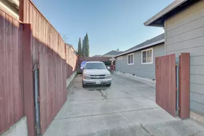 3340 Henderson Way, Medford, OR 97504 - Photo 4