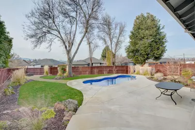 3340 Henderson Way, Medford, OR 97504 - Photo 2