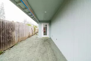 1228 SW Oak St, Grants Pass, OR 97526 - Photo 14