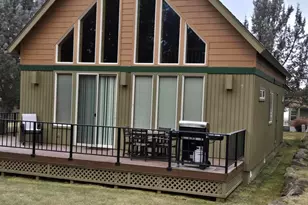 8861 Cliff Swallow Dr, Redmond, OR 97756 - Photo 1