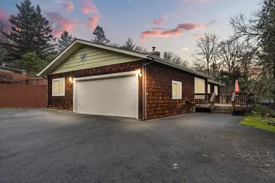 450 Crestview Loop, Grants Pass, OR 97527 - Photo 1