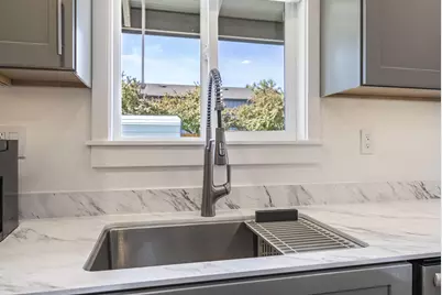 2010 SW Reindeer Avenue, Redmond, OR 97756 - Photo 24