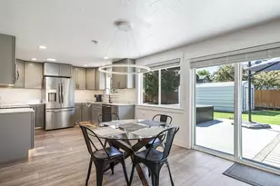 2010 SW Reindeer Ave, Redmond, OR 97756 - Photo 26