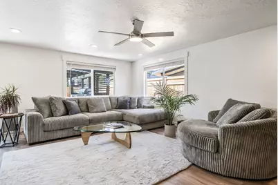 2010 SW Reindeer Avenue, Redmond, OR 97756 - Photo 16