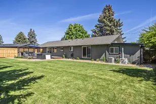 2010 SW Reindeer Ave, Redmond, OR 97756 - Photo 32