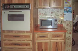 1061 Lee Roze Ln, Grants Pass, OR 97527 - Photo 14