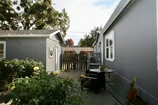 216 Jeanette Ave, Medford, OR 97501 - Photo 4