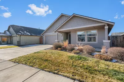 473 NW 30th Street, Redmond, OR 97756 - Photo 2