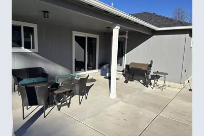 166 Nadine Lane, Central Point, OR 97502 - Photo 16