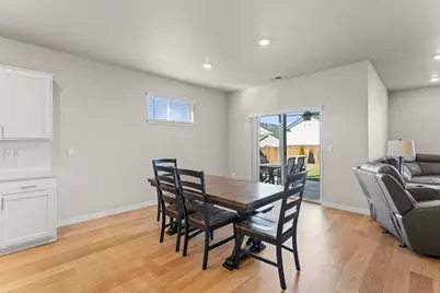 3265 Broken Top Way, Medford, OR 97504 - Photo 6