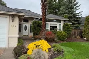 184 Keystone Way, Eagle Point, OR 97524 - Photo 2